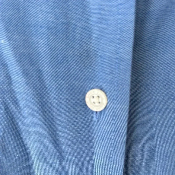 Eddie Bauer wrinkle resistant  blue top - Picture 11 of 14